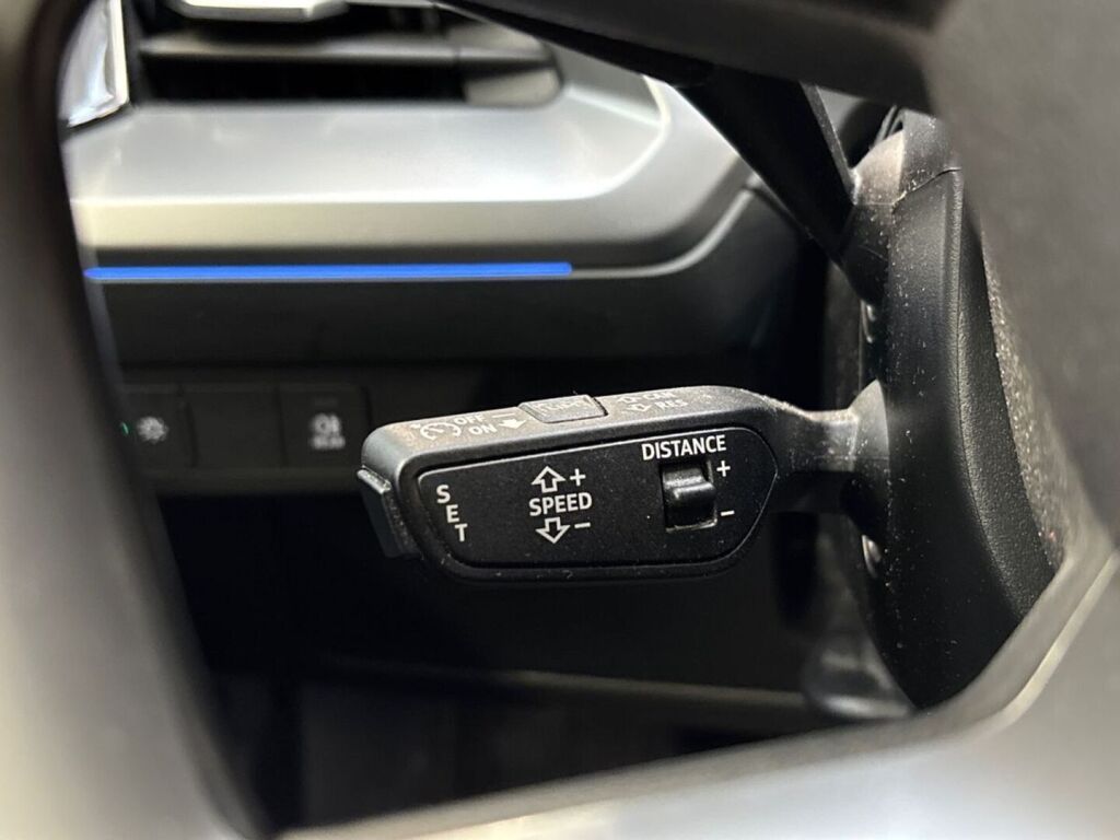 Audi Q4 e-tron 2022 Musta