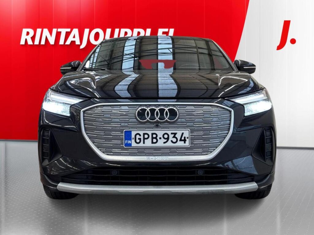 Audi Q4 e-tron 2022 Musta