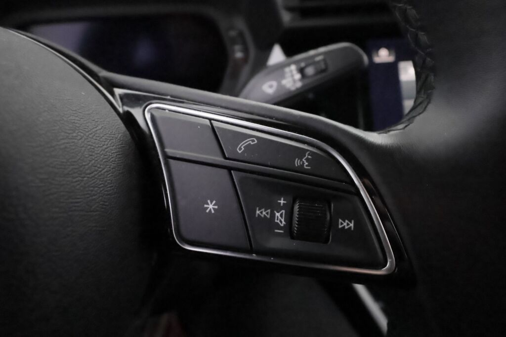 Audi A3 2022 Punainen