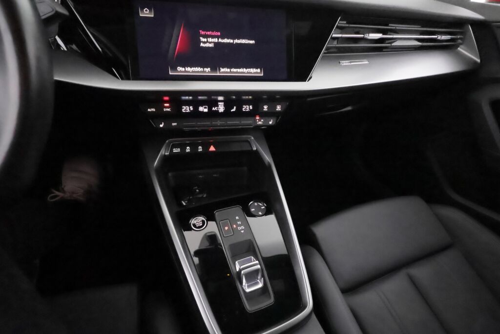 Audi A3 2022 Punainen