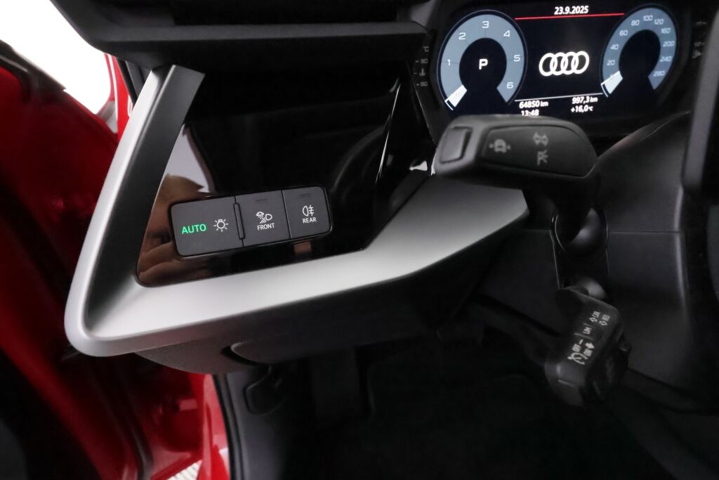 Audi A3 2022 Punainen