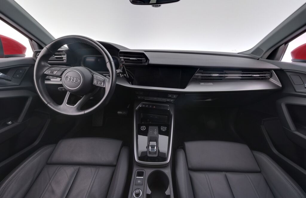 Audi A3 2022 Punainen
