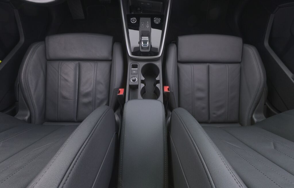 Audi A3 2022 Punainen