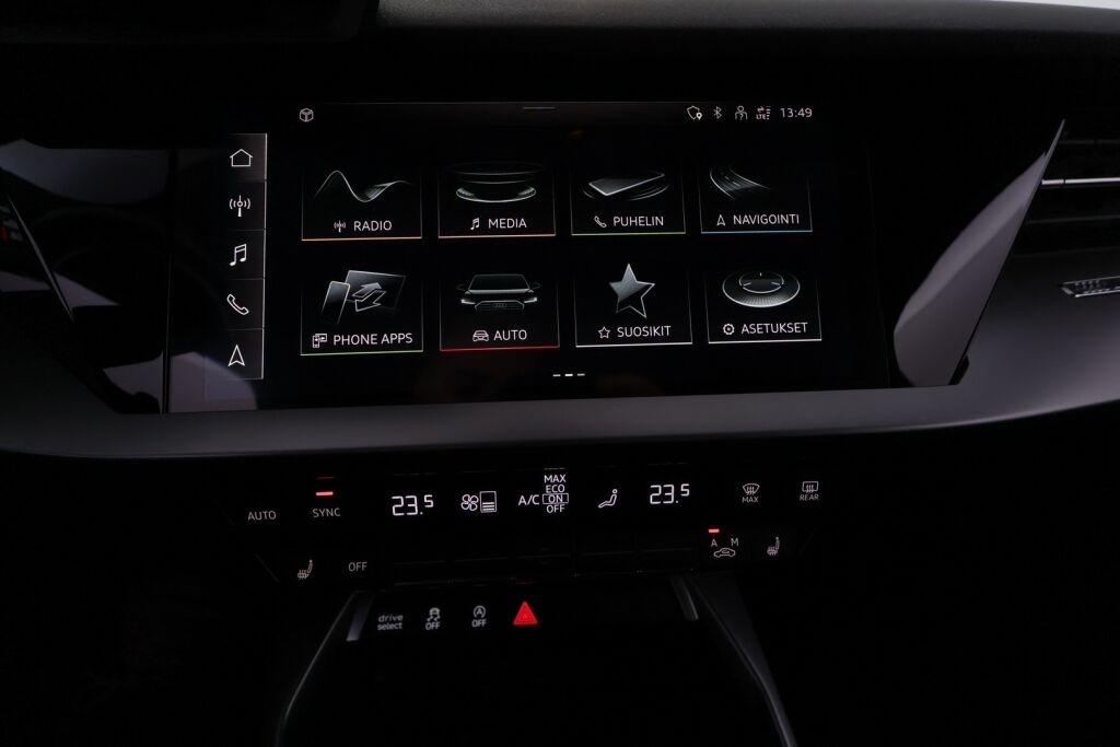 Audi A3 2022 Punainen