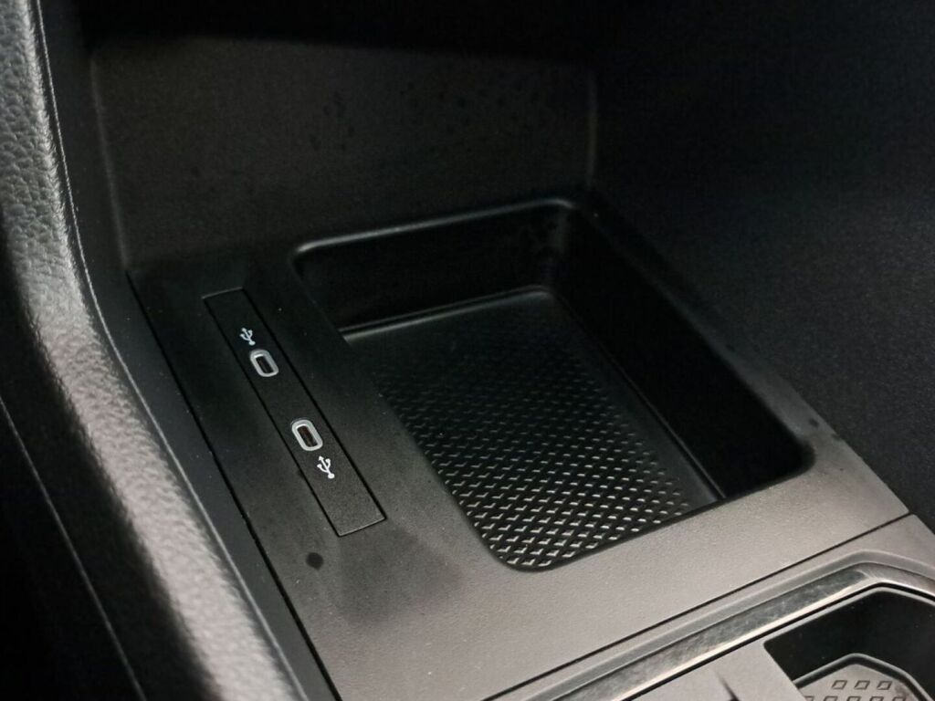 Volkswagen Caddy Maxi 2022 Valkoinen