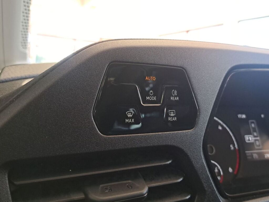 Volkswagen Caddy Maxi 2022 Valkoinen
