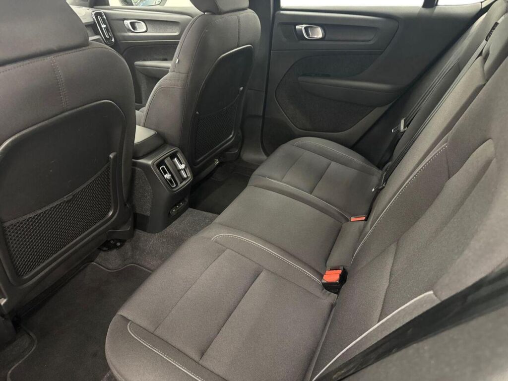 Volvo C40 2022 Sininen