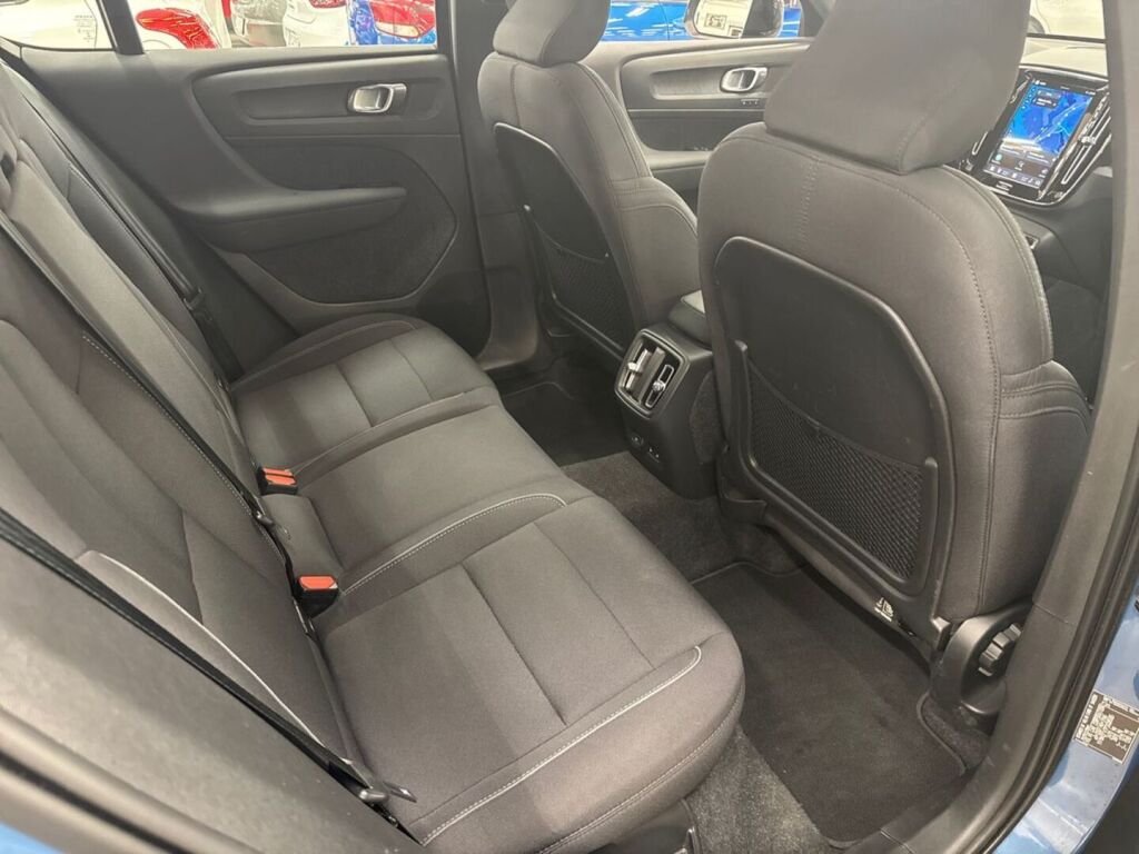 Volvo C40 2022 Sininen