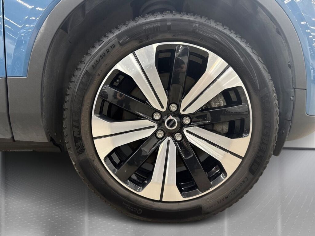 Volvo C40 2022 Sininen