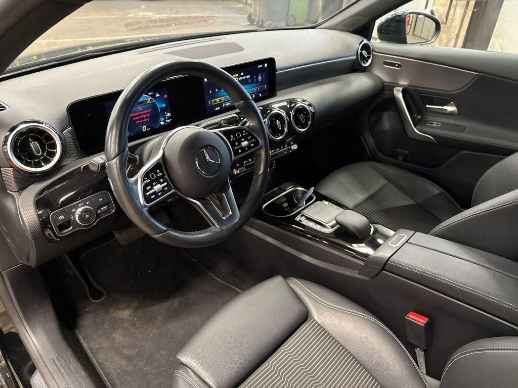 Mercedes-Benz A 2022 Musta