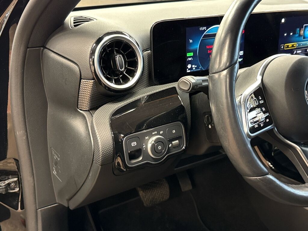 Mercedes-Benz A 2022 Musta