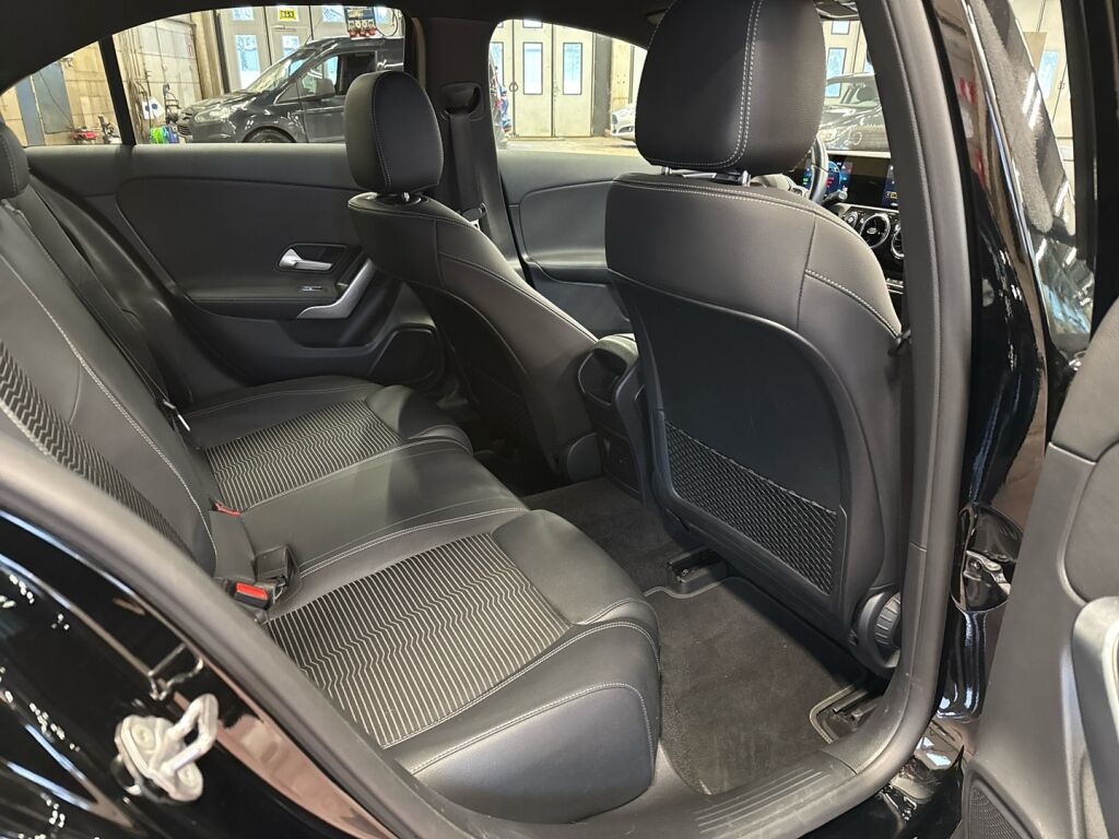 Mercedes-Benz A 2022 Musta