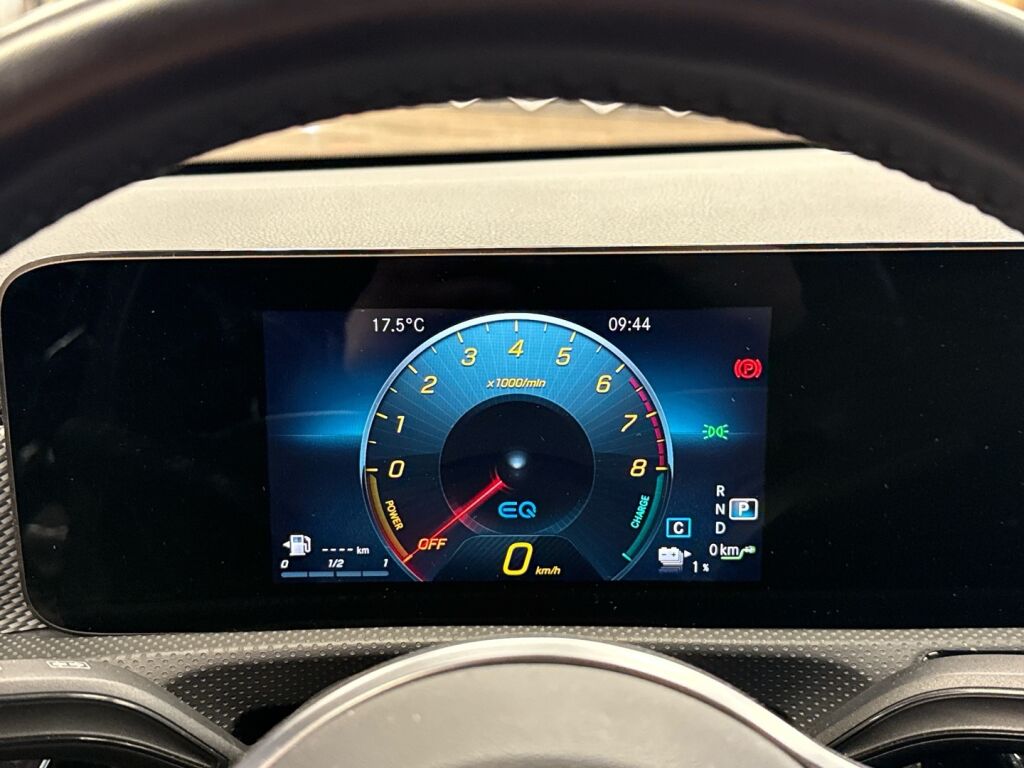 Mercedes-Benz A 2022 Musta