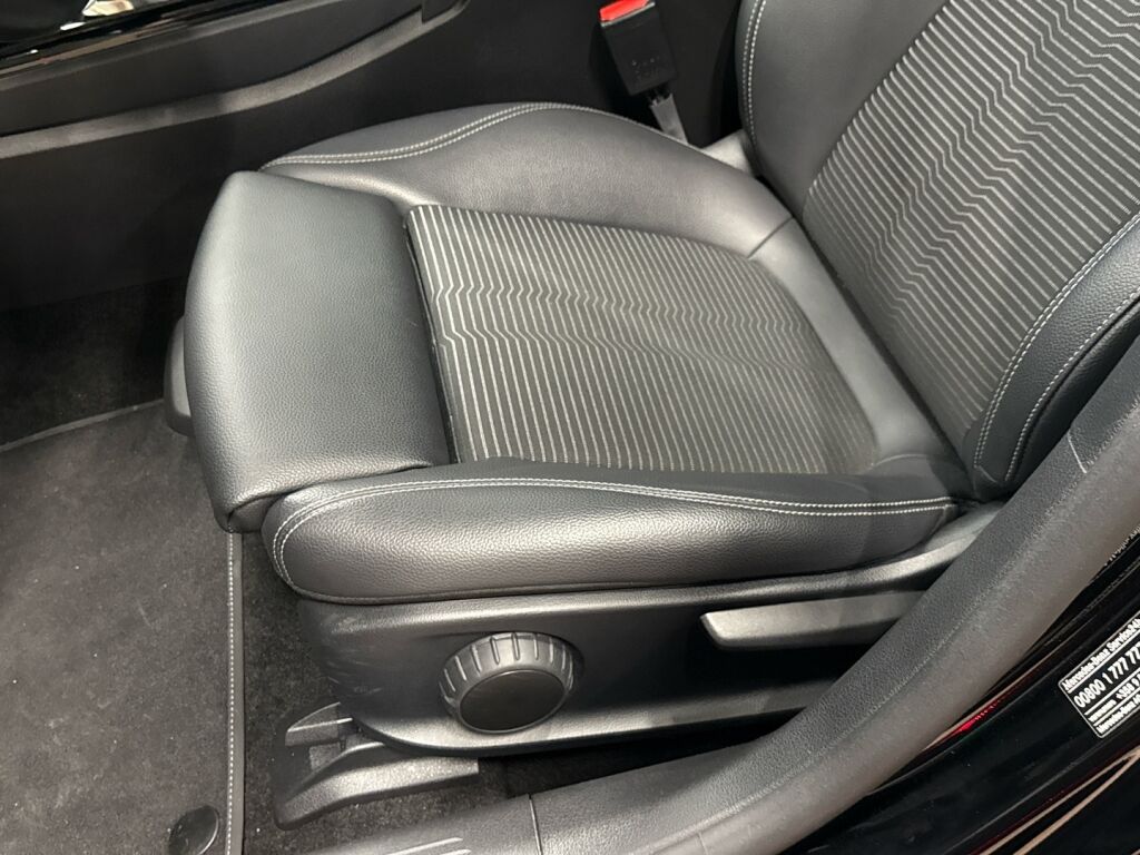 Mercedes-Benz A 2022 Musta