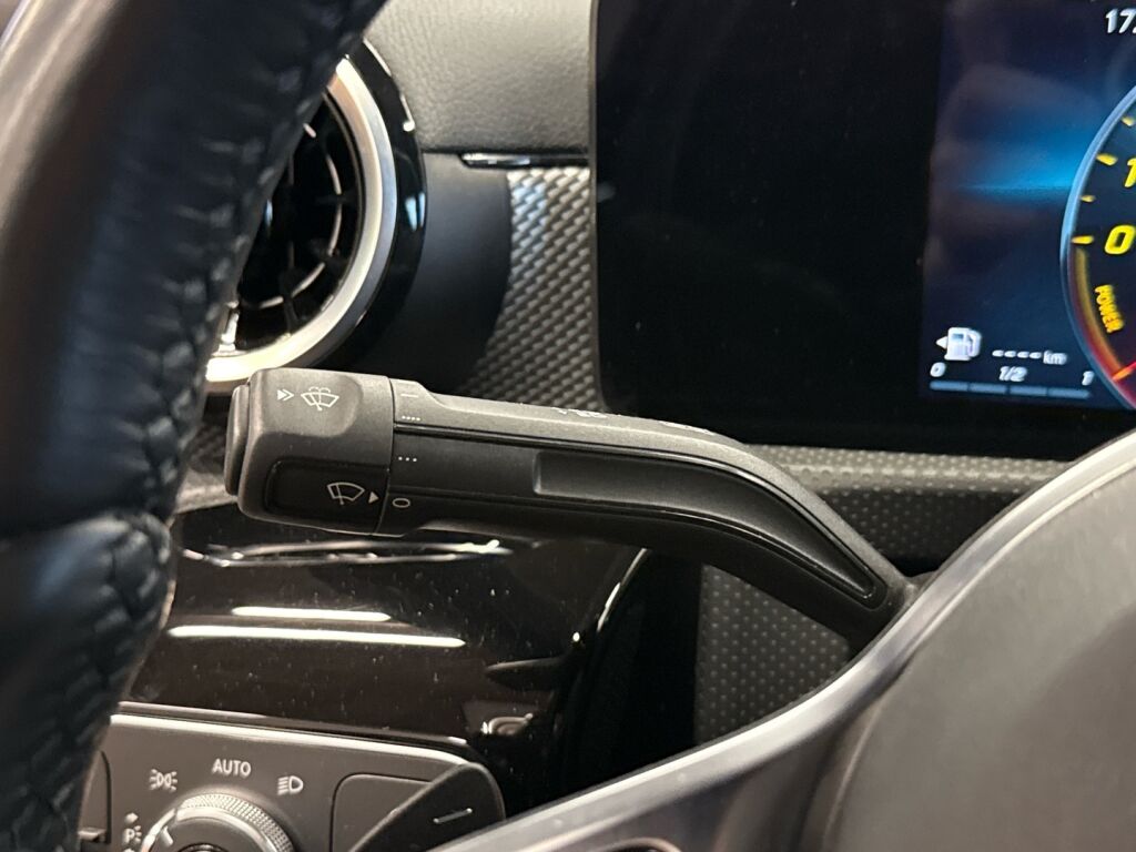 Mercedes-Benz A 2022 Musta