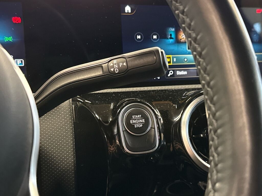 Mercedes-Benz A 2022 Musta