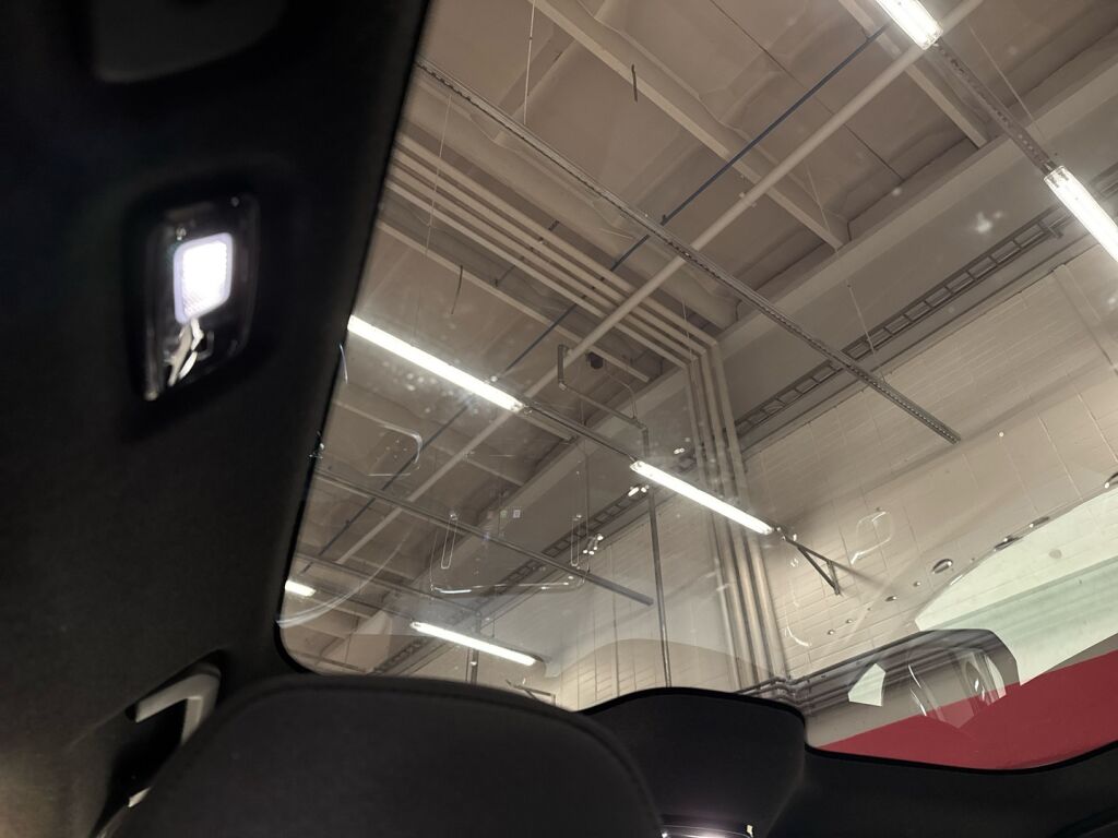 Volvo C40 2022 Musta