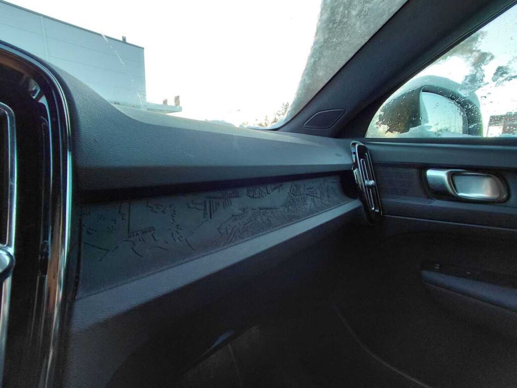 Volvo C40 2022 Musta