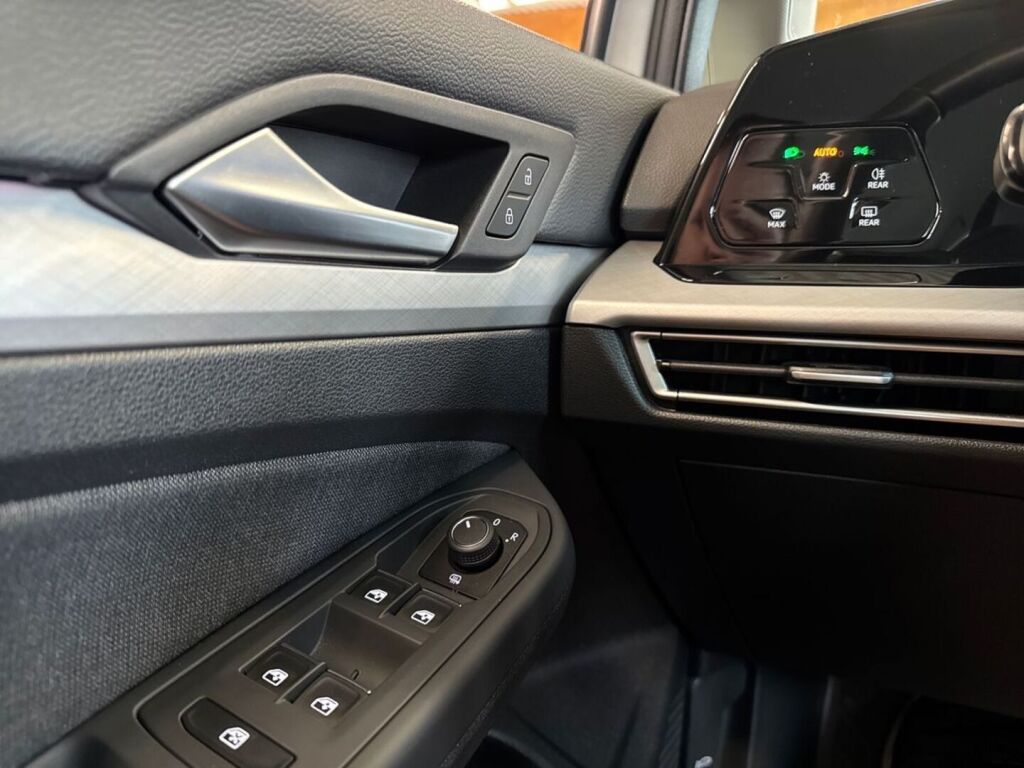 Volkswagen Golf 2022 Harmaa