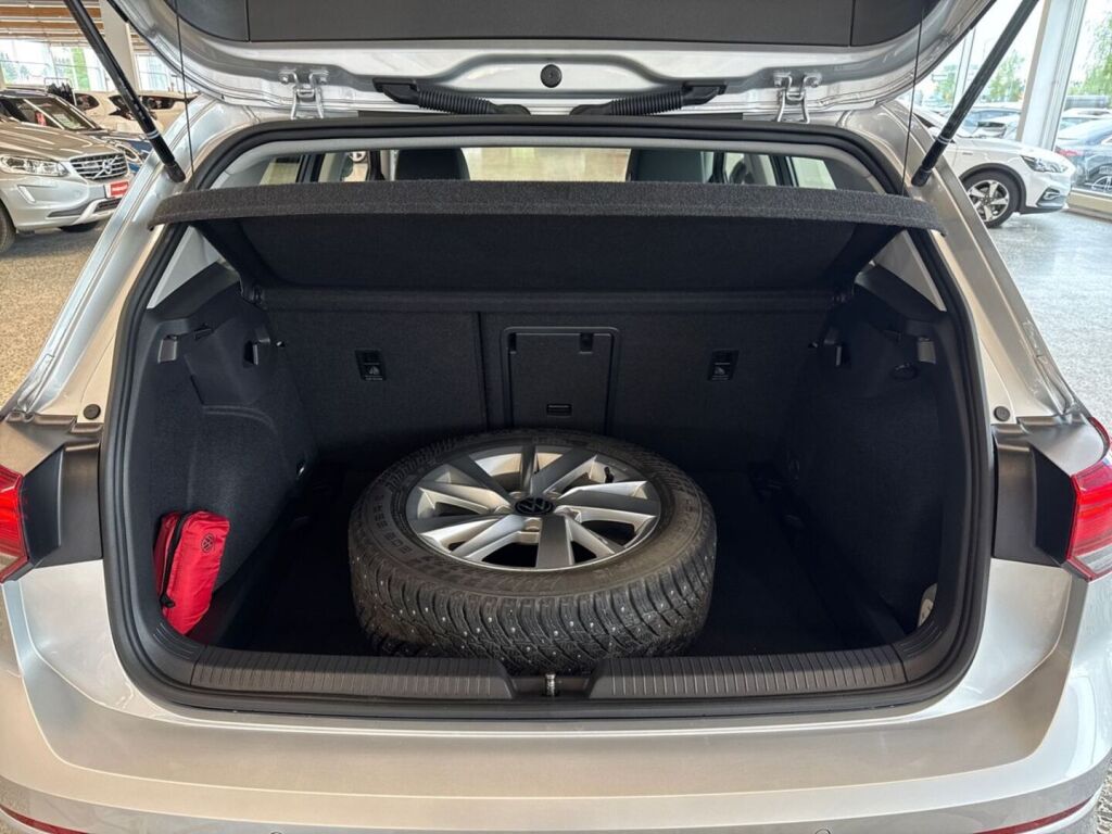 Volkswagen Golf 2022 Harmaa