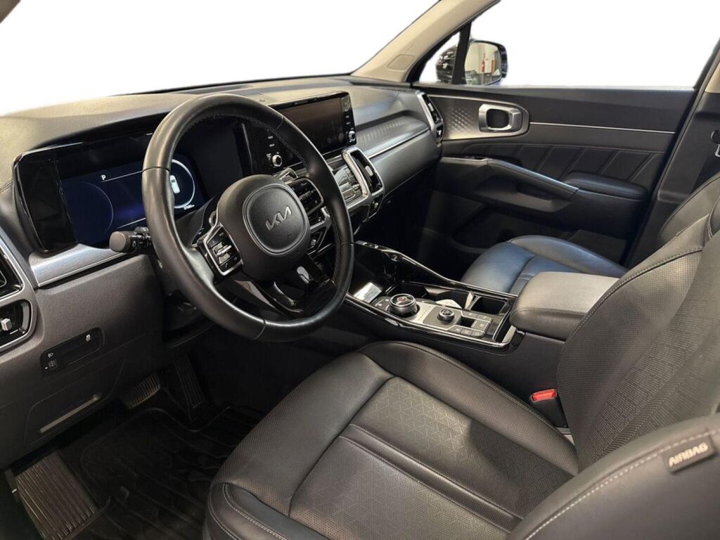 Kia Sorento 2022 Musta
