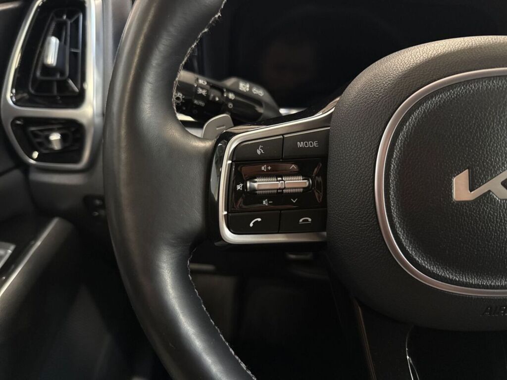 Kia Sorento 2022 Musta