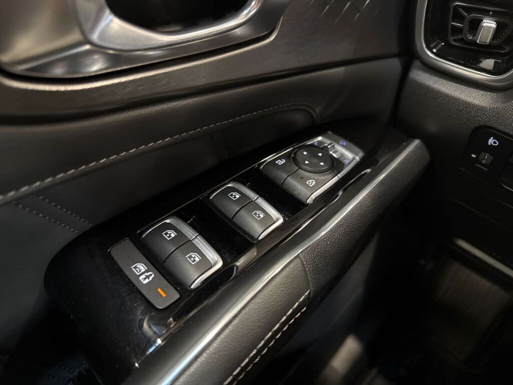 Kia Sorento 2022 Musta