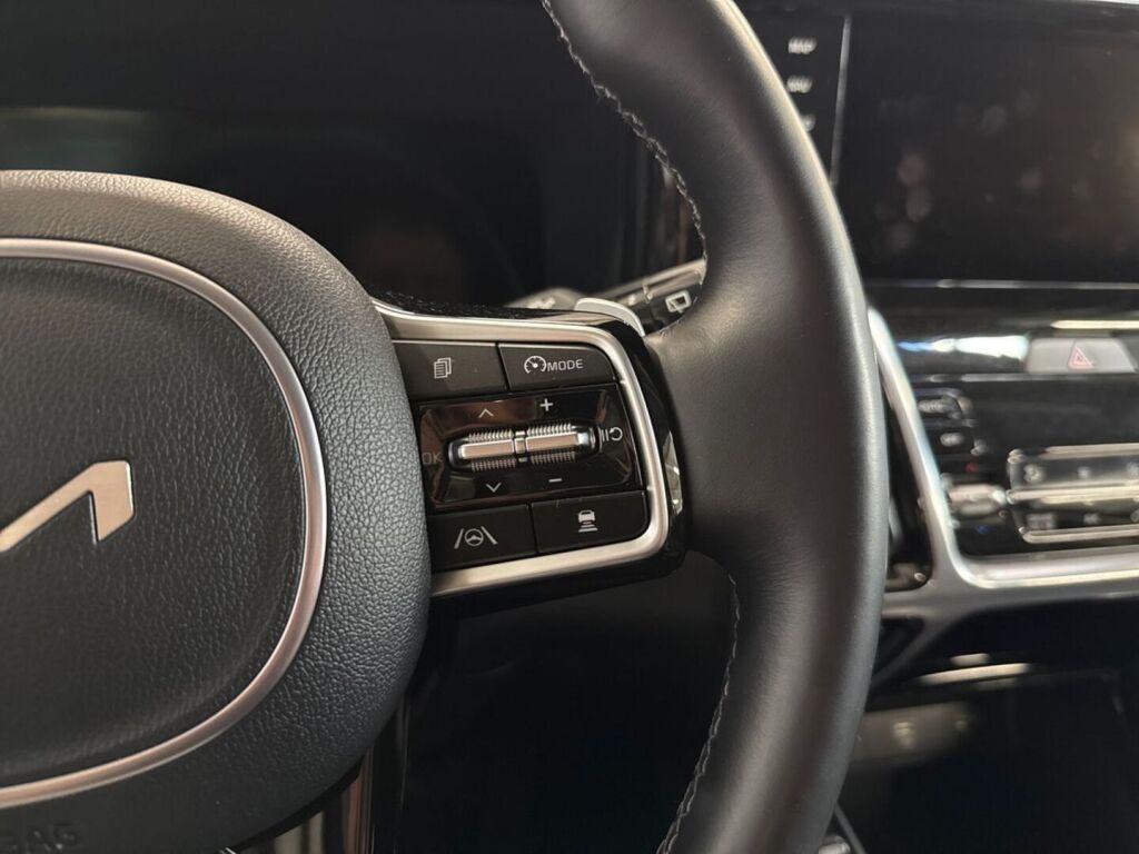 Kia Sorento 2022 Musta
