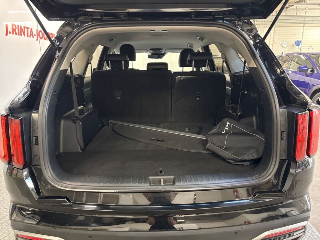 Kia Sorento 2022 Musta
