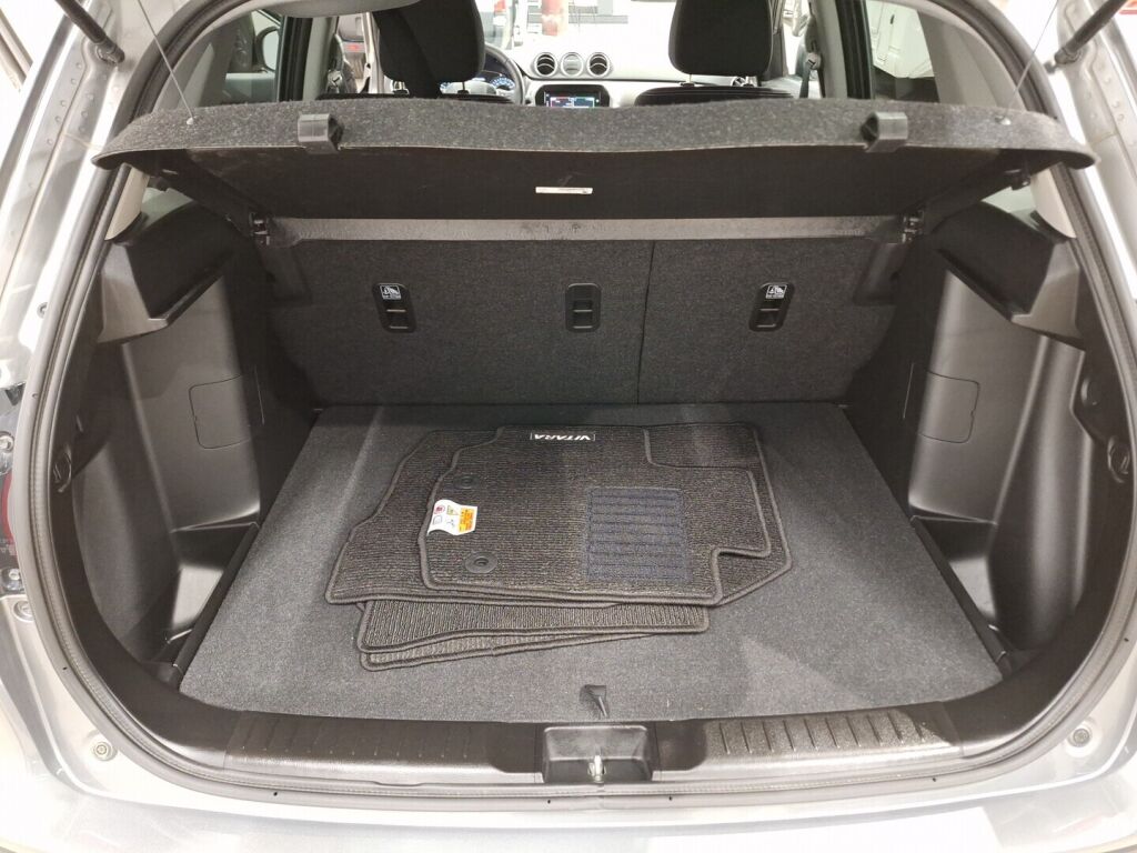 Suzuki Vitara 2022 Harmaa