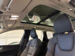 Volvo XC60 2023 Musta