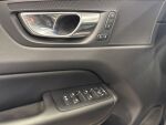 Volvo XC60 2023 Musta