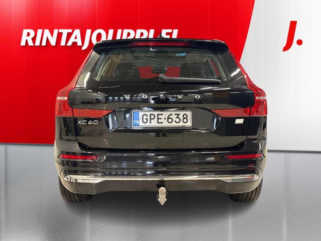 Volvo XC60 2023 Musta