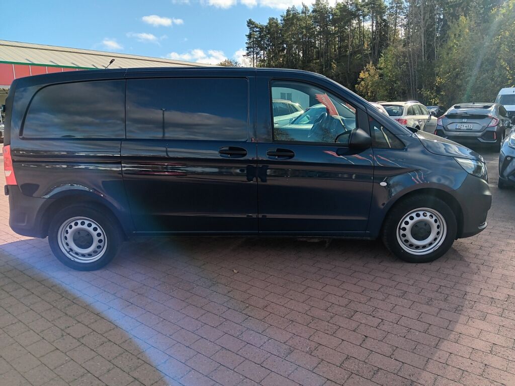 Mercedes-Benz Vito 2022 Sininen