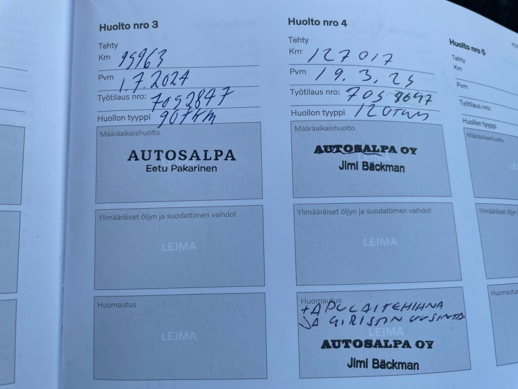 Volvo V60 2023 Musta