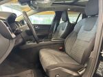 Volvo V60 2023 Musta