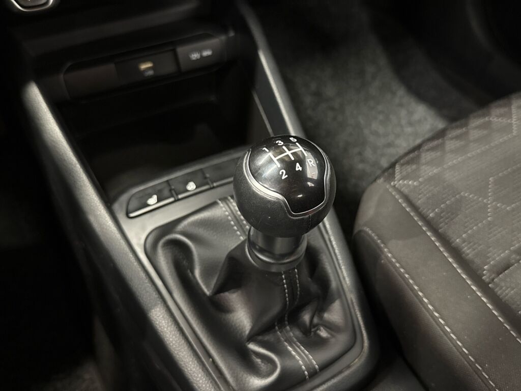 Kia Rio 2023 Sininen