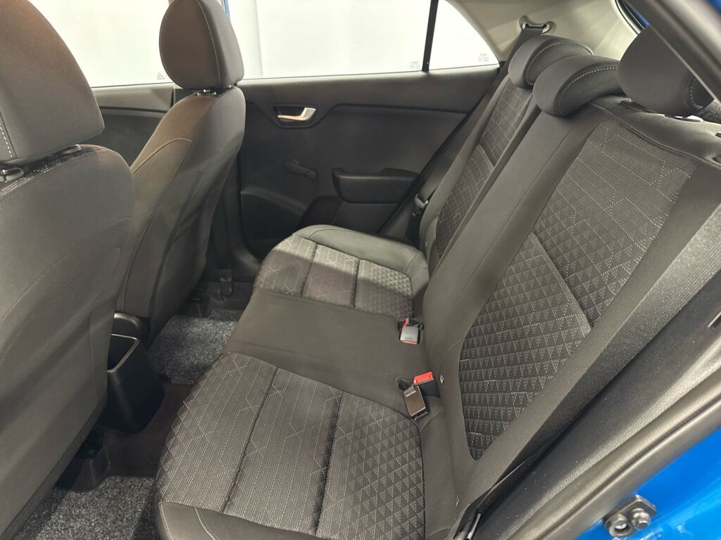 Kia Rio 2023 Sininen