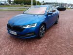 Skoda Octavia 2022 Sininen