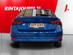 Skoda Octavia 2022 Sininen