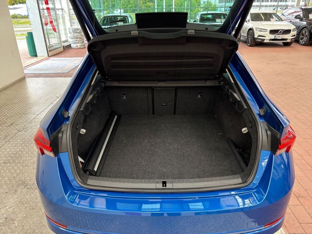 Skoda Octavia 2022 Sininen