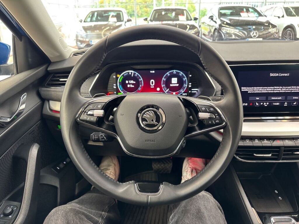Skoda Octavia 2022 Sininen