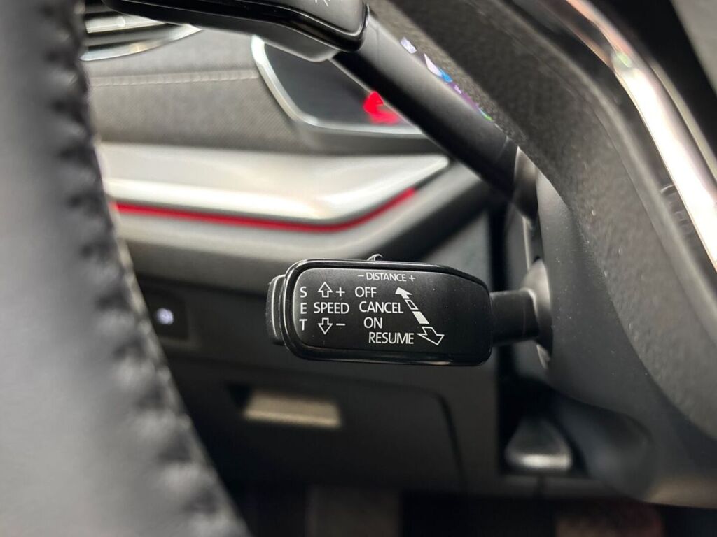 Skoda Octavia 2022 Sininen