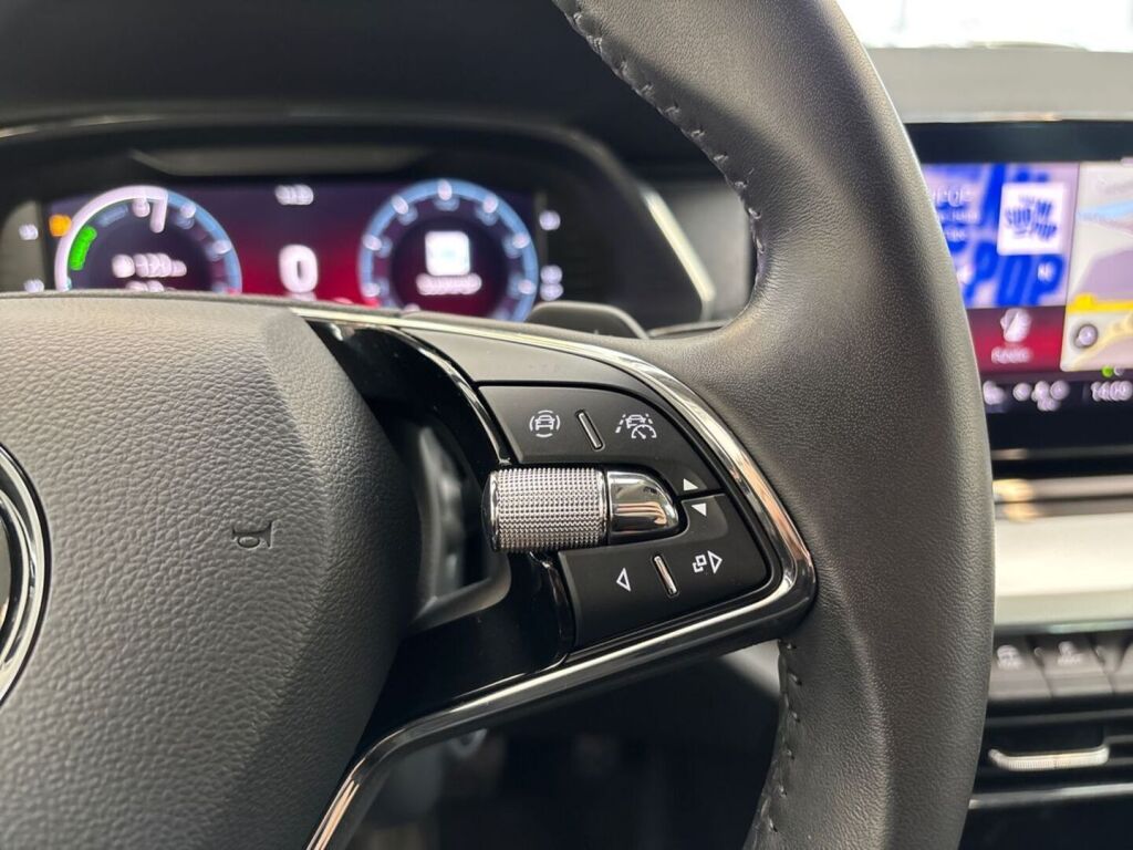 Skoda Octavia 2022 Sininen