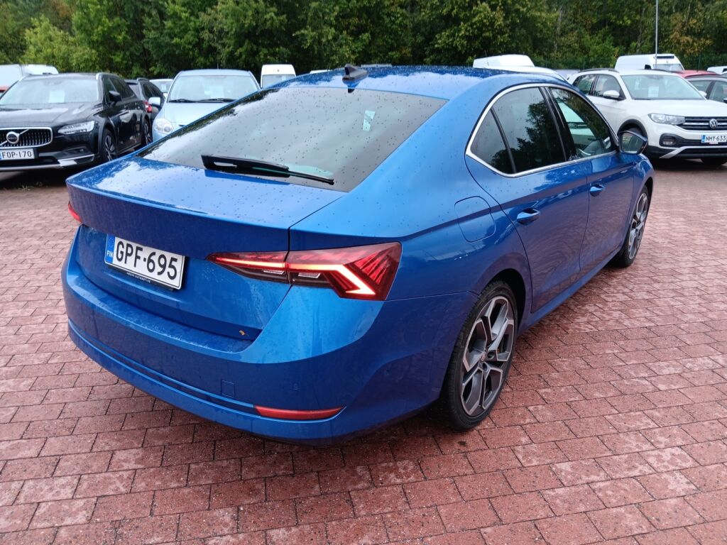 Skoda Octavia 2022 Sininen