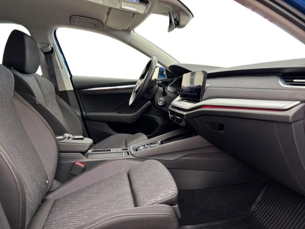 Skoda Octavia 2022 Sininen