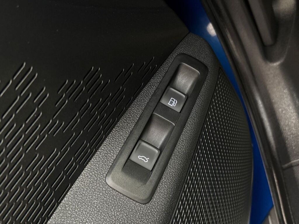 Skoda Octavia 2022 Sininen