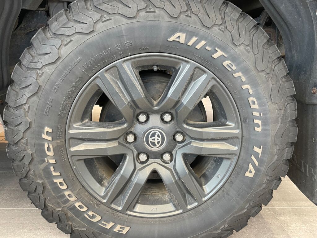Toyota Hilux 2022 Valkoinen