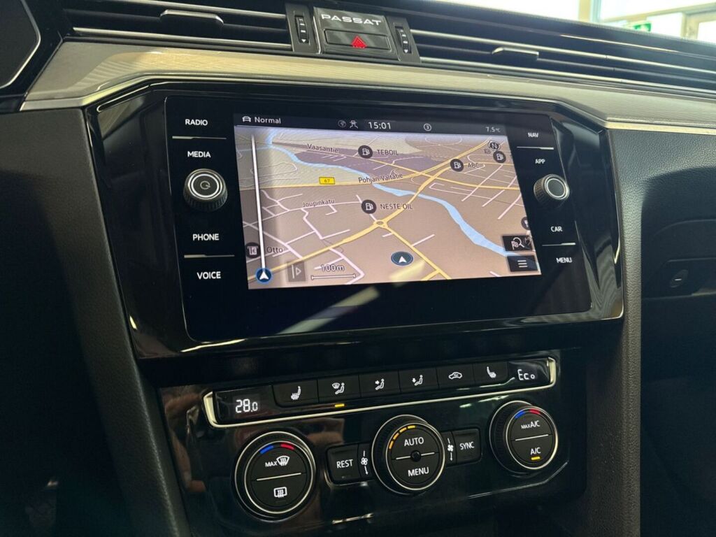 Volkswagen Passat 2020 Valkoinen