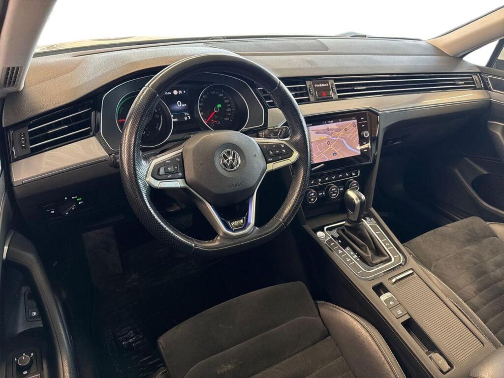 Volkswagen Passat 2020 Valkoinen